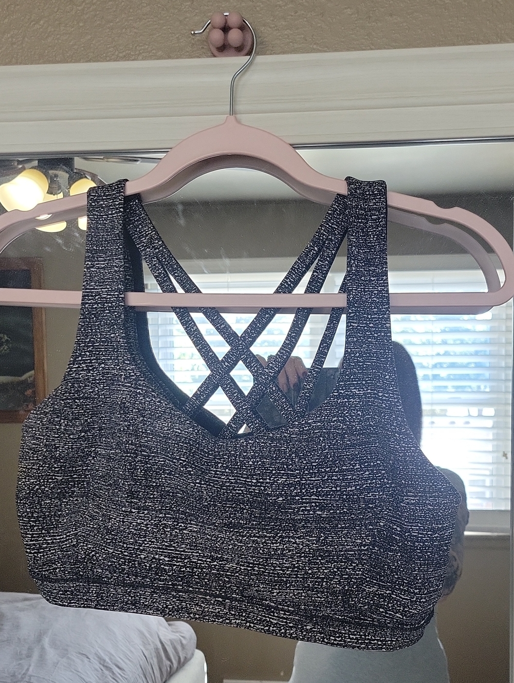 Lululemon Women’s Black Space-Dye Strappy Sports Bra.